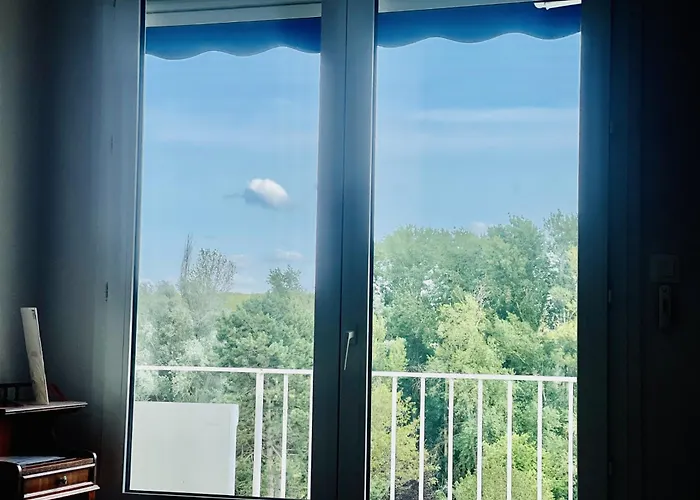 Privée - Place Verdun Bed & Breakfast 3*